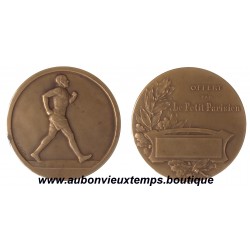 MEDAILLE BRONZE MARCHE A PIEDS OFFERT PAR LE PETIT PARISIEN