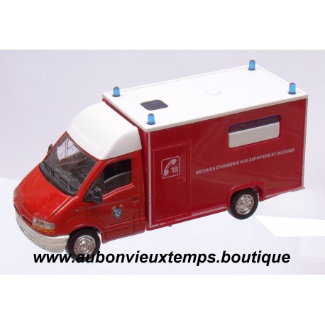 SOLIDO 1/50 REF : 3 RENAULT MASTER POMPIERS 1998