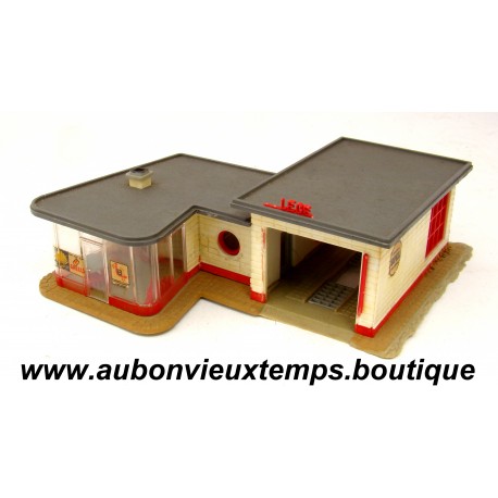 MAQUETTE HO 1/87 STATION SERVICE avec SERVICE AUTOS 