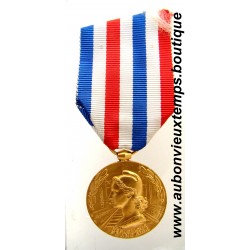 MÉDAILLE D’HONNEUR - des CHEMINS de FER Bronze doré 