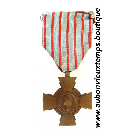 MÉDAILLE CROIX du COMBATTANT de 1939 - 1945 