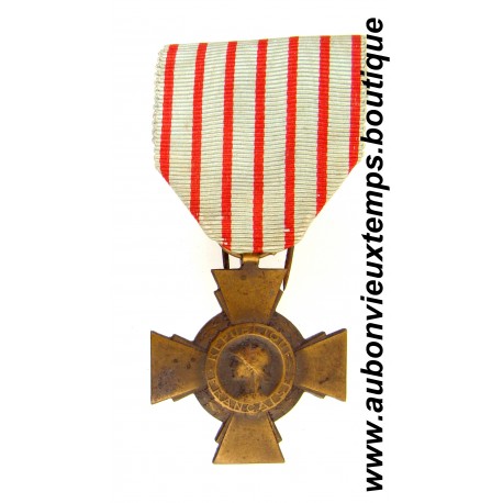 MÉDAILLE CROIX du COMBATTANT de 1939 - 1945 