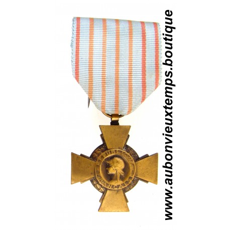 MÉDAILLE CROIX du COMBATTANT de 1939 - 1945 