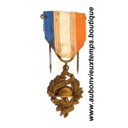 MEDAILLE Bronze de l' UNION NATIONALE des COMBATTANTS ( U.N.C.) 