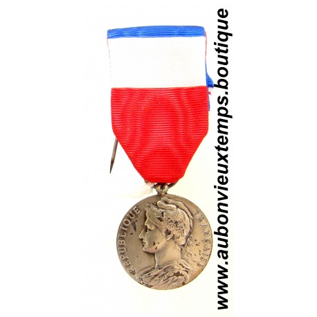 MÉDAILLE d’HONNEUR du TRAVAIL - MINISTERE des AFFAIRES SOCIALES Bronze Argenté 