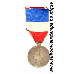 MÉDAILLE d’HONNEUR du TRAVAIL - MINISTERE du COMMERCE et de l'INDUSTRIE Poinçon Argent 