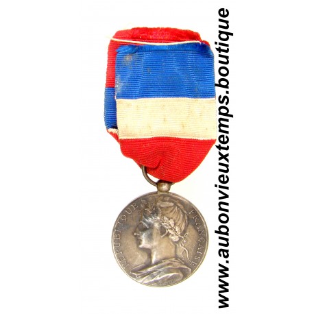 MÉDAILLE d’HONNEUR du TRAVAIL - MINISTERE du COMMERCE et de l'INDUSTRIE Poinçon Argent 