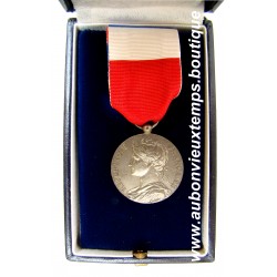 MÉDAILLE d’HONNEUR du TRAVAIL - MINISTERE du TRAVAIL Bronze Argenté 