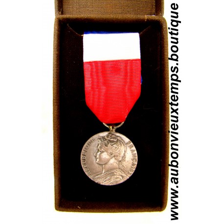 MÉDAILLE d’HONNEUR du TRAVAIL - MINISTERE du TRAVAIL Bronze Argenté 