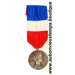 MÉDAILLE d’HONNEUR du TRAVAIL - MINISTERE de l'AGRICULTURE Bronze Argenté 