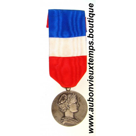 MÉDAILLE d’HONNEUR du TRAVAIL - MINISTERE de l'AGRICULTURE Bronze Argenté 