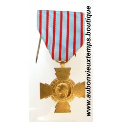 MÉDAILLE CROIX du COMBATTANT de 1939 - 1945 