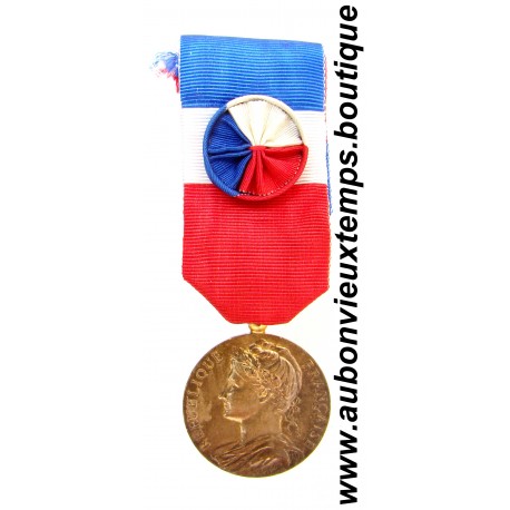 MÉDAILLE d’HONNEUR du TRAVAIL - MINISTERE du TRAVAIL Bronze Doré 