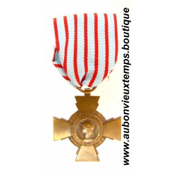 MÉDAILLE CROIX du COMBATTANT de 1939 - 1945 