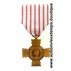 MÉDAILLE CROIX du COMBATTANT de 1939 - 1945 