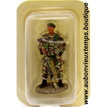 HACHETTE 1/32 FIGURINE PLOMB - TIREUR d'ELITE FR12.7 2ème REP 2002