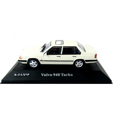 UNIVERSAL HOBBIES 1/43 VOLVO COLLECTION 940 TURBO 1996 Réf : 506074 