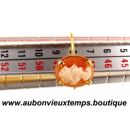 BAGUE OR 750 ‰ ( 18 Carats ) avec Camay