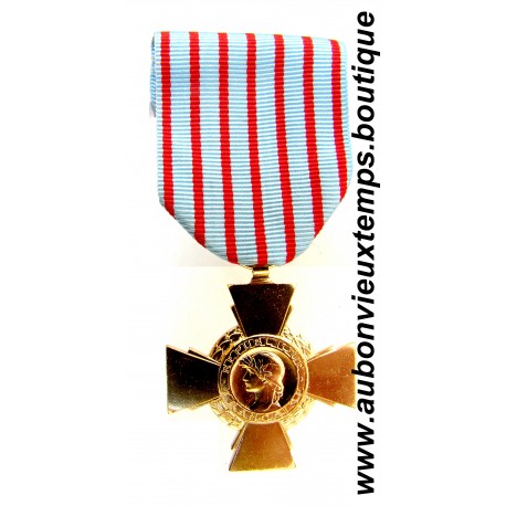 MÉDAILLE CROIX du COMBATTANT de 1939 - 1945 