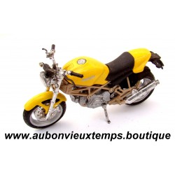 MAISTO 1/18 DUCATI MONSTER 900