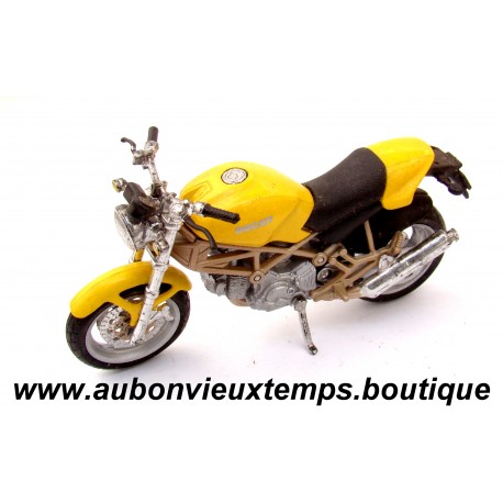 MAISTO 1/18 DUCATI MONSTER 900