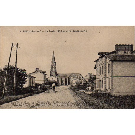 LA POSTE - L'EGLISE - LA GENDARMERIE - VUE 44