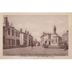 PLACE ET MONUMENT AUX MORTS - VIEILLEVIGNE 44