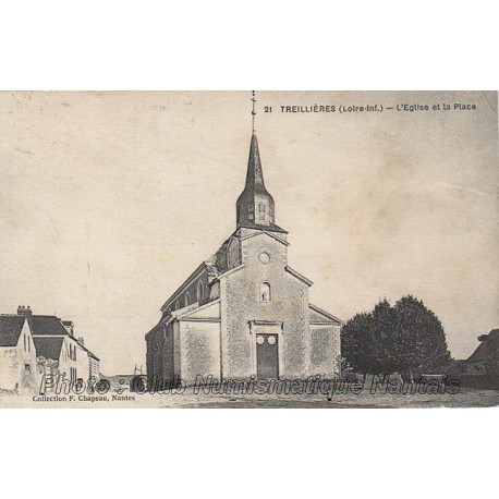 EGLISE ET LA PLACE - TREILLIERES 44