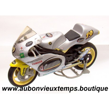 AGOSTINI MOTO GP 1/18 YAMAHA YZR 250 OLIVIER JACQUE 2000